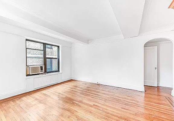3rd image of 7 Park Ave APT 20C
