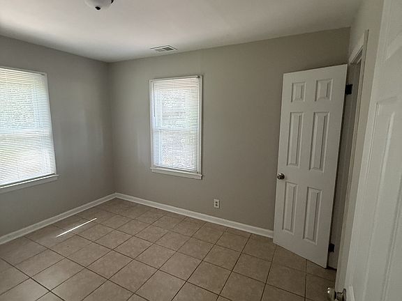 4th image of 213 Johns Rd
