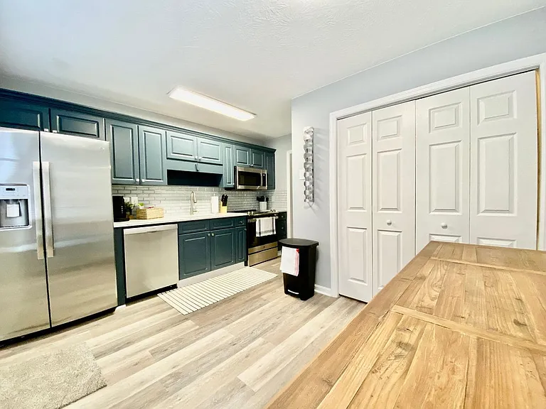 645 Brook Trl — Photo 12