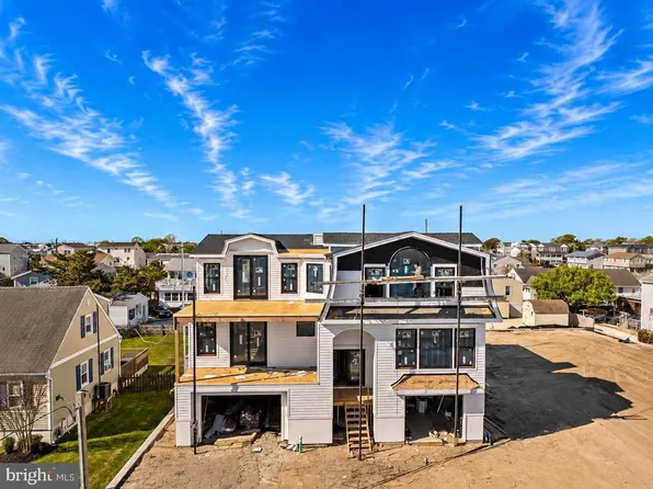 280 W 15th St, Ship Bottom, NJ 08008