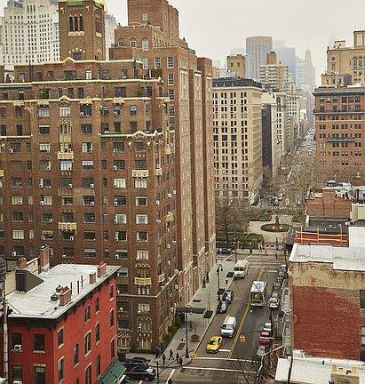4th image of 130 E 18th St APT 16G