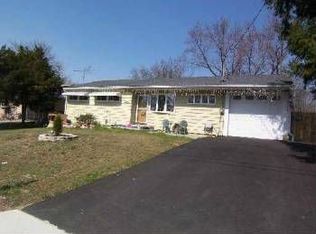 40 Princeton Rd, Parlin, NJ 08859