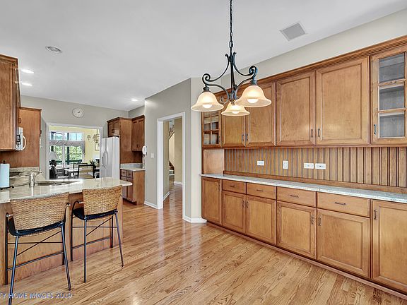 2nd image of 21625 Kent Ct