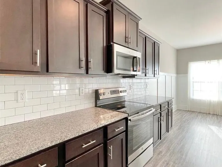 102 James Parcus Cir — Photo 15