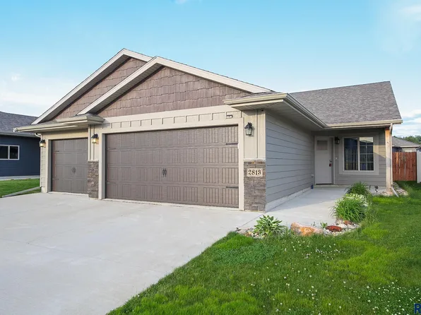 2813 S Richie Dr, Sioux Falls, SD 57106