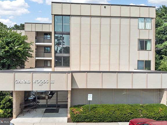 2nd image of 227 Canal Park Dr Unit 402