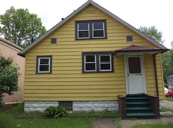 3rd image of 382 S Van Buren Ave