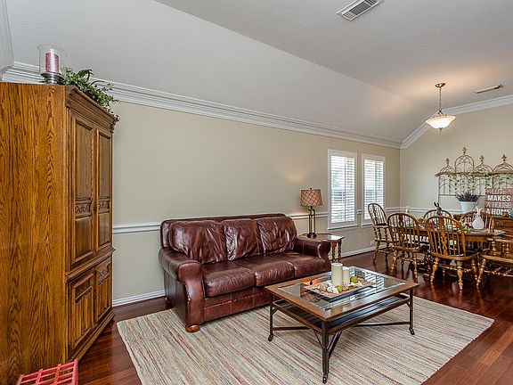 3rd image of 3116 Mossy Trail Ln