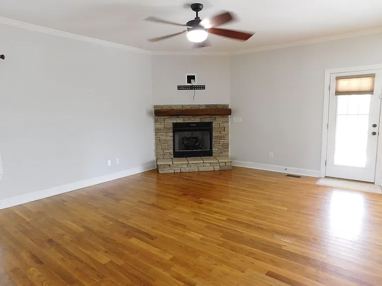 101 Staffordshire Dr — Photo 6