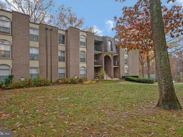 3308 Woodburn Village Dr APT T2, Annandale, VA 22003