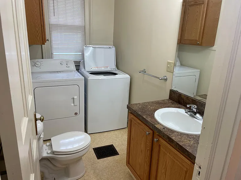 417 Crescent St NE #2 — Photo 18