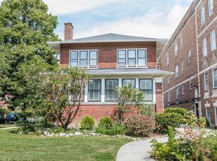 64 Washington Blvd APT 1, Oak Park, IL 60302