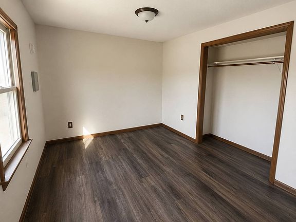 5th image of 45 Douglas St