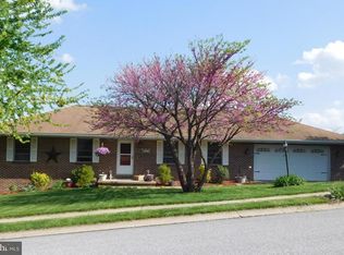 213 Lartry Dr, Red Lion, PA 17356