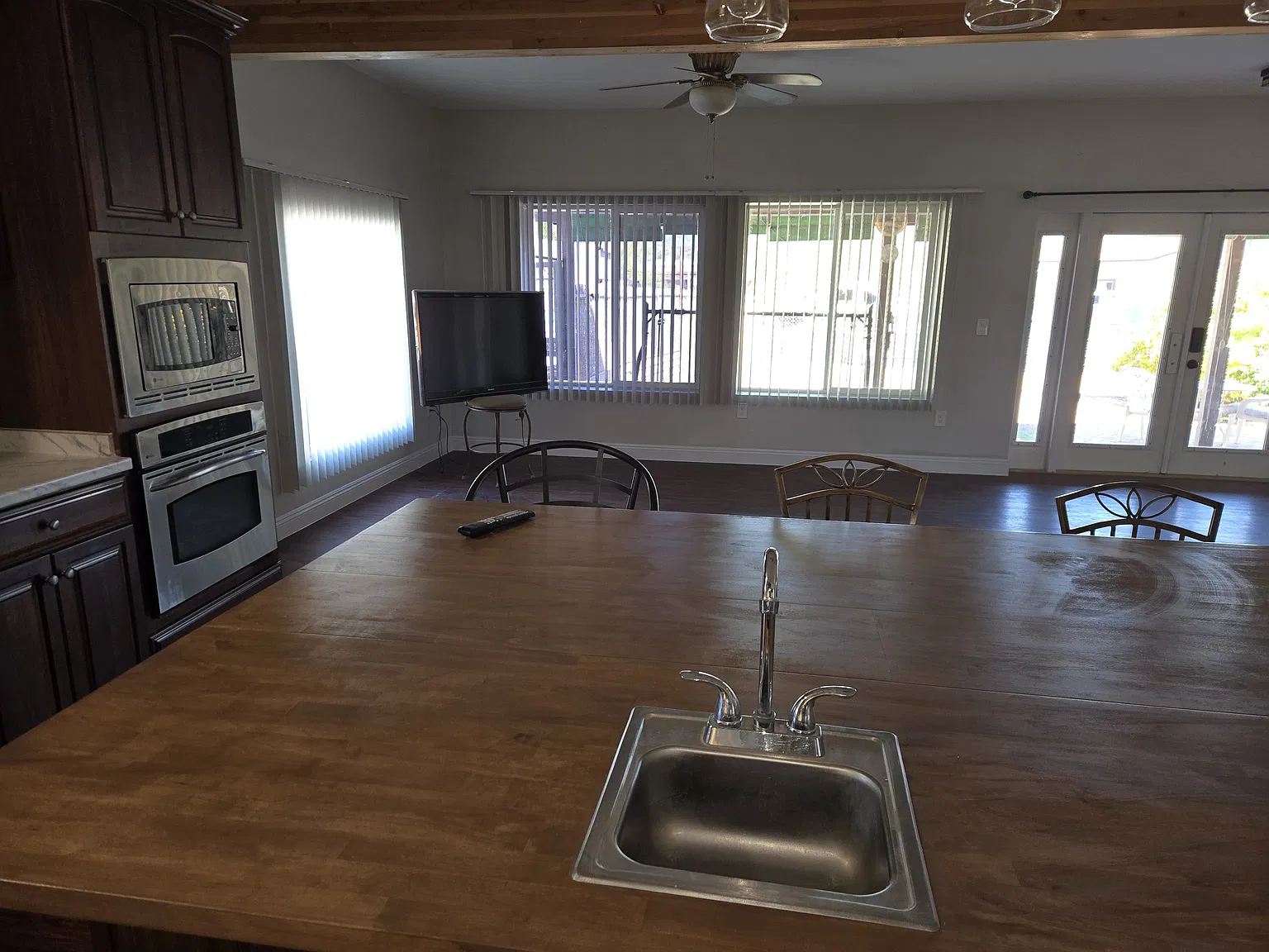 3 bed, 2.5 bath, 1700 sqft, $2,500 — Photo 3