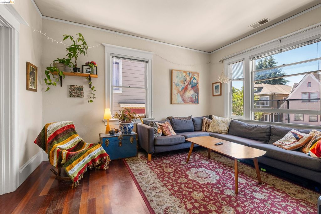 1032 Magnolia St, Oakland, CA - View 3