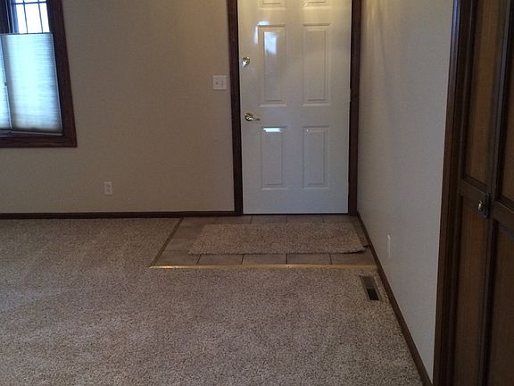 5th image of 1525 Meadow Ln