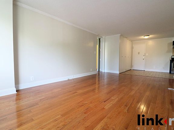 3rd image of 40 E Sidney Ave APT 2P