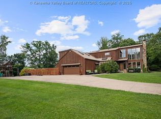 2067 Smith Rd, Charleston, WV 25314