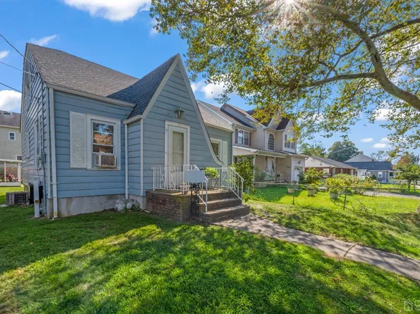 7 Wilmot St, East Brunswick, NJ 08816