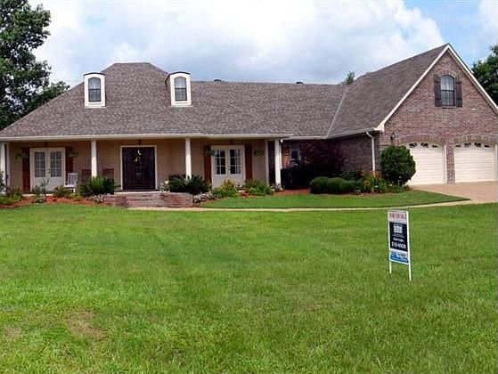 2nd image of 207 Ann Ln