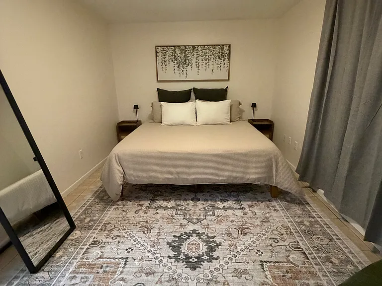 912 La Salle Ave — Photo 12