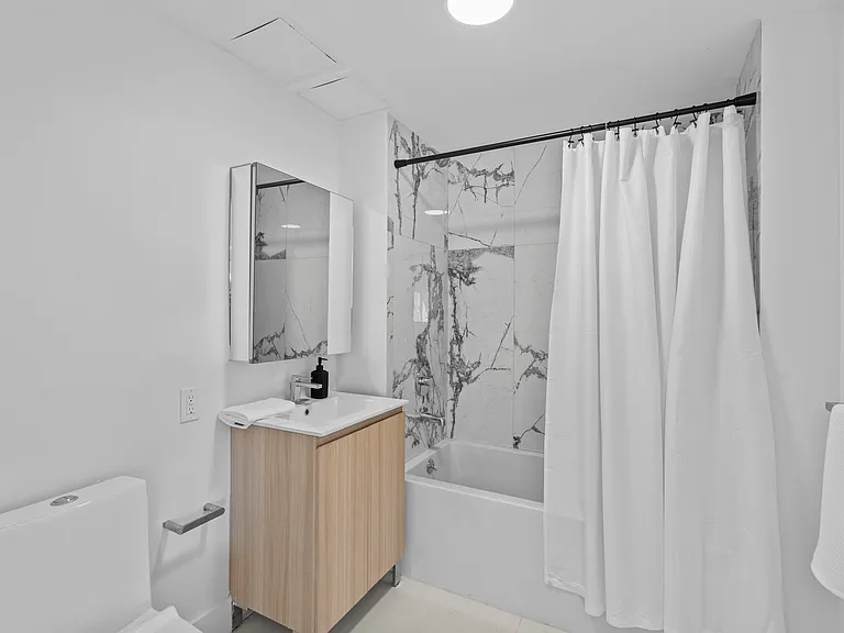 1 Lyon Place — Photo 21