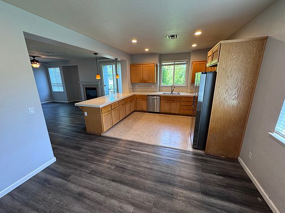 4th image of 2848 Willow Pass Rd