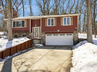 1130 Fullerton Ct NE, Grand Rapids, MI 49525