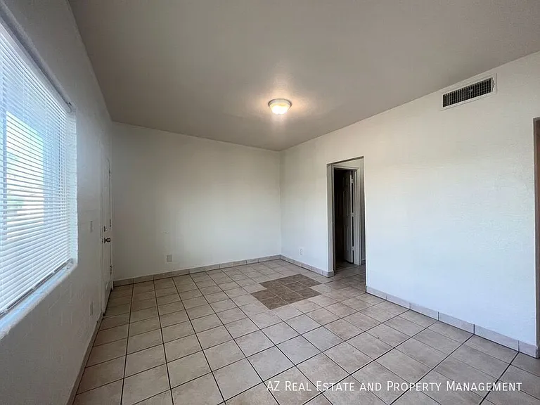 1229 W Pierce St #2 — Photo 16