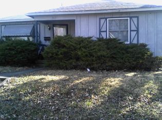 602 S 3rd St, Clinton, IN 47842