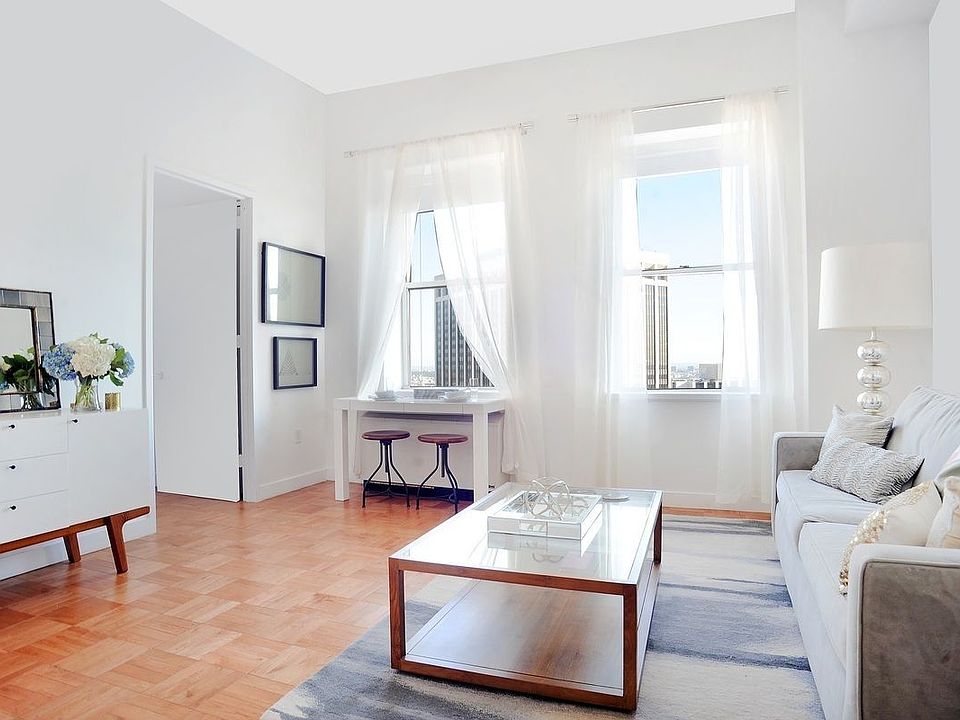 1st image of 20 Exchange Pl APT 2905