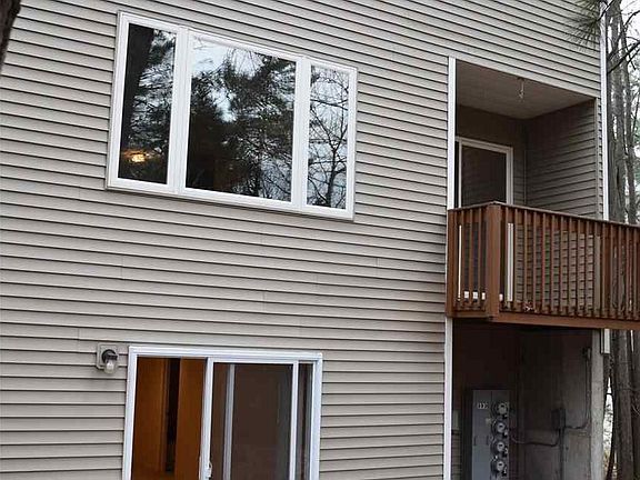 2nd image of 3933 Sherwood Forest Dr