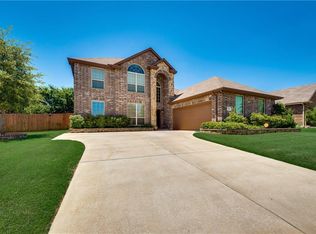 208 Conures Dr, Desoto, TX 75115