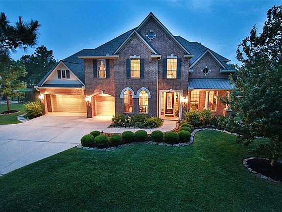 Welcome to the Paddock Estates of Gleannloch Farms, a master planned community in Spring, TX! This section offers Acre+ lots and mature trees line the streets for many custom built homes.