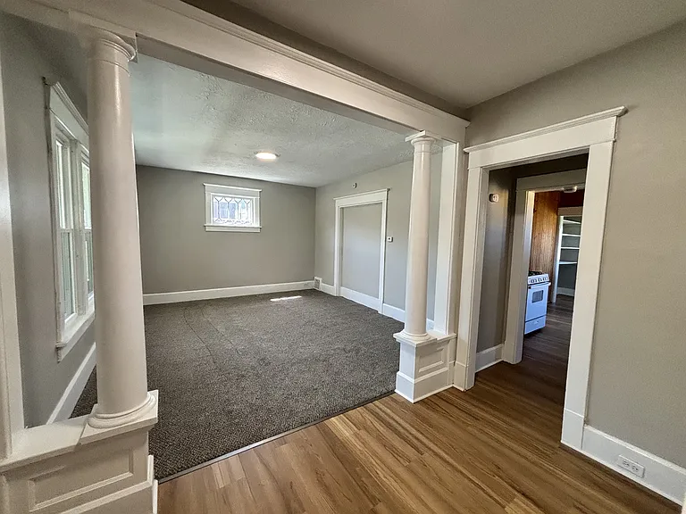 351 1st St SE — Photo 7