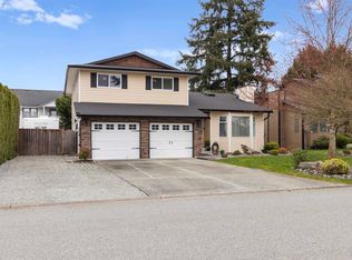 20492 Walnut Cres, Maple Ridge, BC V2X0M1