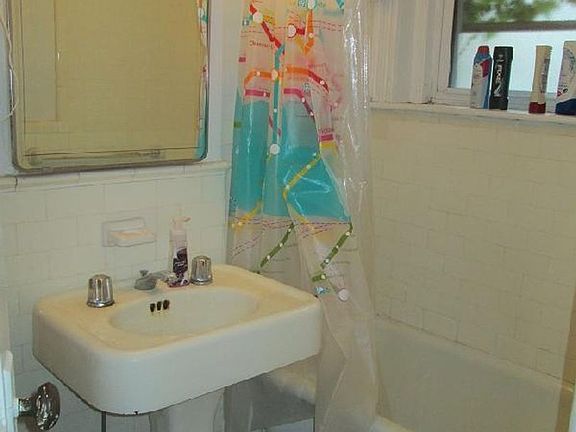 5th image of 29 Mount Hood Rd APT 9