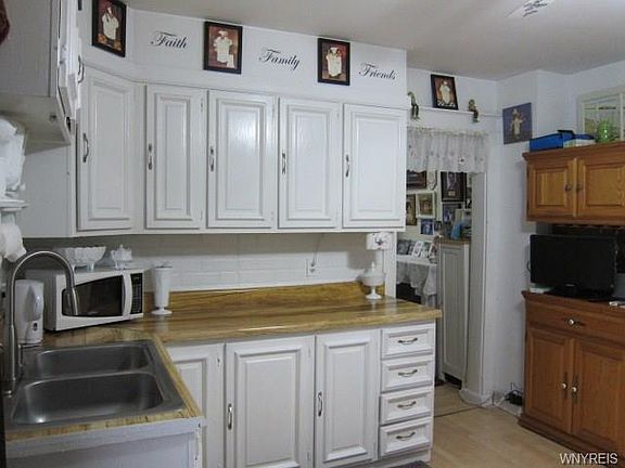 5th image of 9402 Cayuga Dr