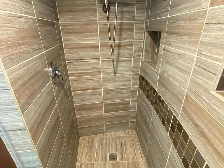 Spacious shower with two shower heads