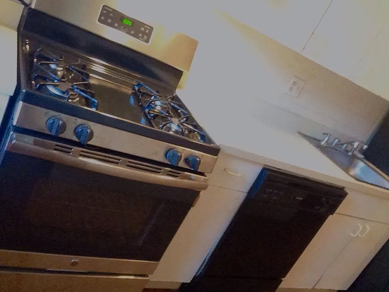 18 Park Vale Ave #5 — Photo 6