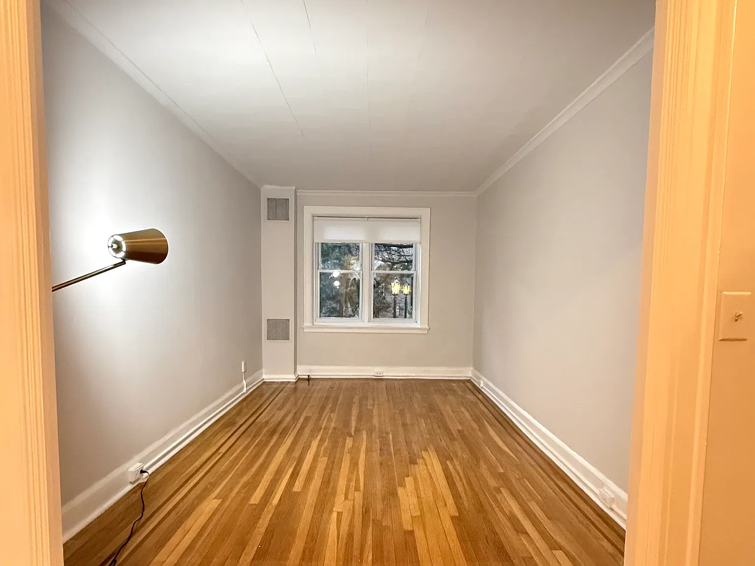 2 bed, 895 sqft, $3,000 — Photo 3