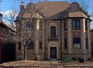 322 S Hanley Rd APT 1S, Saint Louis, MO 63105