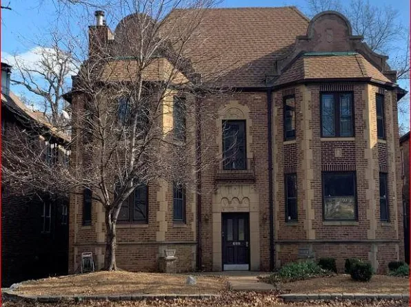 322 S Hanley Rd APT 1S, Saint Louis, MO 63105