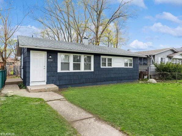 2218 Carmel Blvd, Zion, IL 60099