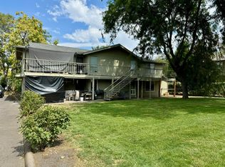 325 W Bolz Rd, Phoenix, OR 97535