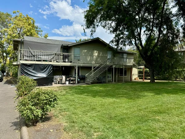 325 W Bolz Rd, Phoenix, OR 97535