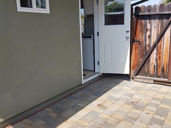 3rd image of 300 Cambridge Dr #Na