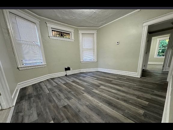 5th image of 35 Seymour Ave #2L