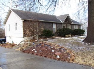 112 Continental Dr, Lansing, KS 66043